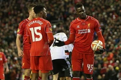Mang chiến thắng về cho Liverpool, Balotelli vẫn bị "lên án"