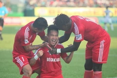 Becamex Bình Dương không dễ giành điểm trên sân Cẩm Phả. (Ảnh: Hải Âu/TTXVN)