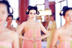 Khán giả bức xúc vì "Võ Tắc Thiên truyền kỳ" bị cắt cảnh nóng