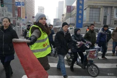 Nữ sinh viên Nga gây sốt khi giúp người Trung Quốc đi đúng đường