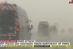 [Photo] Truy đuổi hai hung thủ đã tấn công tòa báo Charlie Hebdo