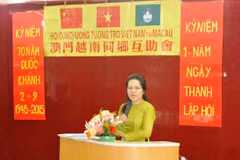 Phó Tổng lãnh sự Việt Nam tại Hong Kong và Macau phát biểu tại lễ míttinh. (Ảnh: Xuân Tuấn-Đức Nam/Vietnam+)
