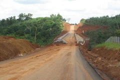 Đường tránh thị xã Gia Nghĩa đấu nối từ đường Hồ Chí Minh đến Quốc lộ 28. (Ảnh: Anh Dũng/TTXVN)