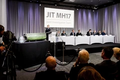 Những mảnh vỡ của chiếc máy bay xấu số MH17 ngày 19/7/2014. (Nguồn: AFP/TTXVN)