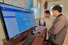 Hoạt động của tàu cá trên biển có gắn thiết bị giám sát hành trình được giám sát chặt chẽ tại Chi cục Thủy sản tỉnh Ninh Thuận. (Ảnh: Nguyễn Thành/TTXVN)