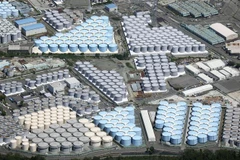 Các bể chứa nước thải nhiễm phóng xạ đã qua xử lý của nhà máy điện hạt nhân Fukushima số 1 ở Fukushima, Nhật Bản, ngày 22/8/2023. (Ảnh: Kyodo/TTXVN)