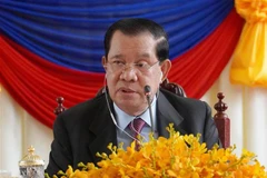 Chủ tịch đảng Nhân dân Campuchia (CPP) cầm quyền, ông Samdech Techo Hun Sen phát biểu tại cuộc họp báo ở Phnom Penh ngày 22/8/2023. (Ảnh: Kyodo/TTXVN)