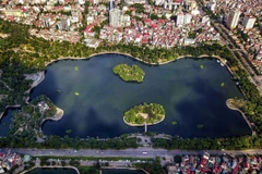 Hồ Bảy Mẫu thuộc phạm vi phường Lê Đại Hành, quận Hai Bà Trưng trong công viên Thống Nhất. (Ảnh: Thành Đạt/TTXVN)