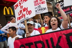 Làn sóng biểu tình rầm rộ của công nhân ngành đồ ăn nhanh ở Mỹ