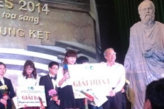 Sinh viên Ngoại thương giành quán quân hùng biện Socrates