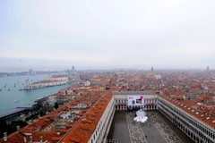 Italy thúc đẩy cổ phần hóa các tập đoàn nhà nước