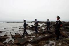 Các chiến sĩ tuần tra trên đảo Bạch Long Vĩ (Nguồn: TTXVN)