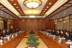 Bộ Chính trị làm việc với Ban Thường vụ Tỉnh ủy Điện Biên