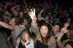 Cấm không được bày tỏ vui mừng chào đón Năm Mới