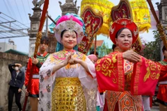 Hội Xuân ở Hà Nội: Nữ tướng “cọc đi tìm trâu” tuyển chồng chăm chỉ, giỏi giang