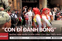 Hội làng Triều khúc: Nam nhân trang điểm, múa “Con đĩ đánh bồng” duyên dáng 