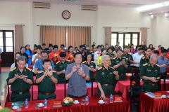 Các đại biểu nhắn tin tại buổi phát động. (Ảnh: PV/Vietnam+)