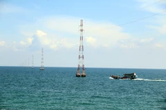 Đường dây 110 kV vượt biển, cấp điện quốc gia cho xã đảo Lại Sơn, huyện Kiên Hải (Kiên Giang). (Ảnh: Lê Huy Hải/TTXVN)