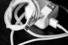 Có tới 90% phụ kiện "chính hãng Apple" bán trên Amazon là hàng giả