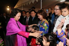 Chủ tịch Quốc hội Nguyễn Thị Kim Ngân đến thăm Đại sứ quán và gặp mặt cộng đồng người Việt Nam tại Ấn Độ. (Ảnh: Trọng Đức/TTXVN)