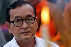 Thủ lĩnh đảng đối lập Cứu nguy dân tộc (CNRP) Sam Rainsy. (Nguồn: trust.org)