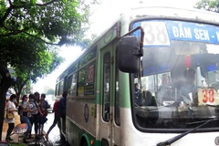 Xe buýt là phương tiện vận tải hành khách công cộng chủ lực tại Thành phố Hồ Chí Minh. (Ảnh: Hoàng Hải/TTXVN)