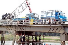 Hiện trên địa bàn cả nước có tới gần 600 cầu yếu cần sửa chữa, làm mới. (Ảnh: internet)