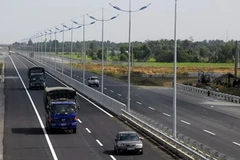 Một đọan tuyến đường ôtô cao tốc TP Hồ Chí Minh-Trung Lương. (Ảnh: Hoàng Hải/TTXVN)