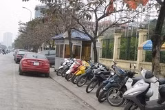 Doanh nghiệp đang chờ đợi việc được quyết định giá vé trông giữ xe. (Ảnh: Hùng Dũng/Vietnam+)