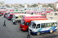 Các đơn vị kinh doanh vận tải đã có các phương án tăng cường xe để giải tỏa khách dịp Tết dương lịch. (Ảnh: Anh Tôn/TTXVN)