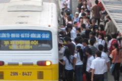 Đông người chen lấn, xô đẩy sẽ tạo điều kiện cho kẻ gian móc túi. (Ảnh: Internet)