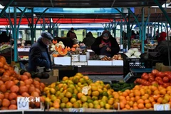 Một khu chợ ở Moskva, Nga. (Ảnh: AFP/TTXVN)