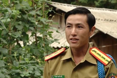 Đại úy Samsoiuk Saeangchanphet, Trạm trưởng Trạm Công an Nà Khạng (Công an Lào). (Ảnh: Hạnh Quỳnh/Vietnam+)