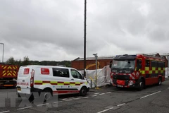 Các lực lượng chức năng Manchester phong tỏa bảo vệ hiện trường. (Ảnh: Đình Thư/TTXVN)