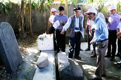 Thám sát khảo cổ học thăm dò dấu vết lăng mộ vua Quang Trung