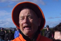 Bức ảnh gây tranh cãi Tom Hanks hay Bill Murray.