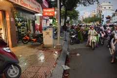 TP.HCM: Đang đi trên đường bị côn đồ truy đuổi chém đứt lìa tay