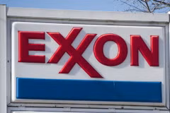 Biển hiệu của Tập đoàn Exxon tại một trạm xăng ở bang Virginia, Mỹ . (Nguồn: AFP/TTXVN)