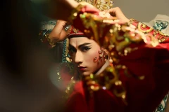 “Song Lang” gây ấn tượng bởi những khung hình đẹp, góp phần tái hiện thời kỳ vàng son của bộ môn nghệ thuật cải lương. (Ảnh: ĐLP)
