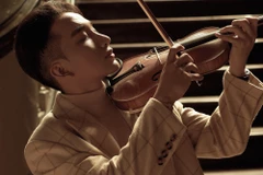 Bên cạnh những MV, sản phẩm bắt tai, bắt mắt, Hoàng Rob cũng có những cái bắt tay đa dạng, táo bạo để tạo nên những dự án phòng thu, concert vionlin bài bản. (Ảnh: Nghệ sỹ cung cấp)