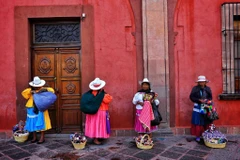 "Những người bán hàng rong tại thành phố di sản San Miguel de Allende" qua góc nhìn của nhiếp ảnh gia Nguyễn Việt Thanh. (Ảnh: Tác giả cung cấp)