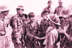 Sau những khúc quanh, ngã rẽ trên đường đời, điểm gặp nhau giữa những người đã đi qua cuộc chiến vẫn là khát vọng hòa bình, hạnh phúc.