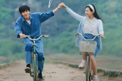 Chất liệu của "Tháng 5 để dành" những kỷ niệm tuổi học trò giản dị, trong sáng mà thế hệ 8X từng trải qua. (Ảnh: ĐLP)
