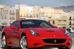 Mẫu xe thay thế Ferrari California xuất hiện vào Xuân tới?