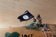 Thành viên IS thường chứa phim khiêu dâm cùng video chặt đầu trong laptop của chúng (Nguồn: Daily Star)