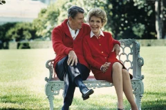 Bà Nancy bên chồng Ronald Reagan (Nguồn: Daily Mail)