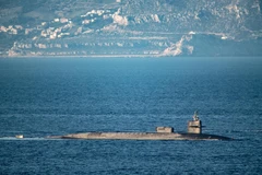 Tàu USS Florida di chuyển vào cảng ở Gibraltar (Nguồn: The Sun)