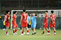 Đội tuyển Việt Nam tập buổi đầu tiên chuẩn bị cho trận gặp tuyển Oman