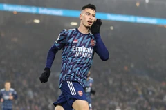 Arsenal giành chiến thắng tưng bừng ngay trên sân của Leeds