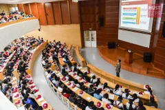 Đề xuất kéo dài thời gian làm việc với giảng viên là GS, PGS, tiến sỹ